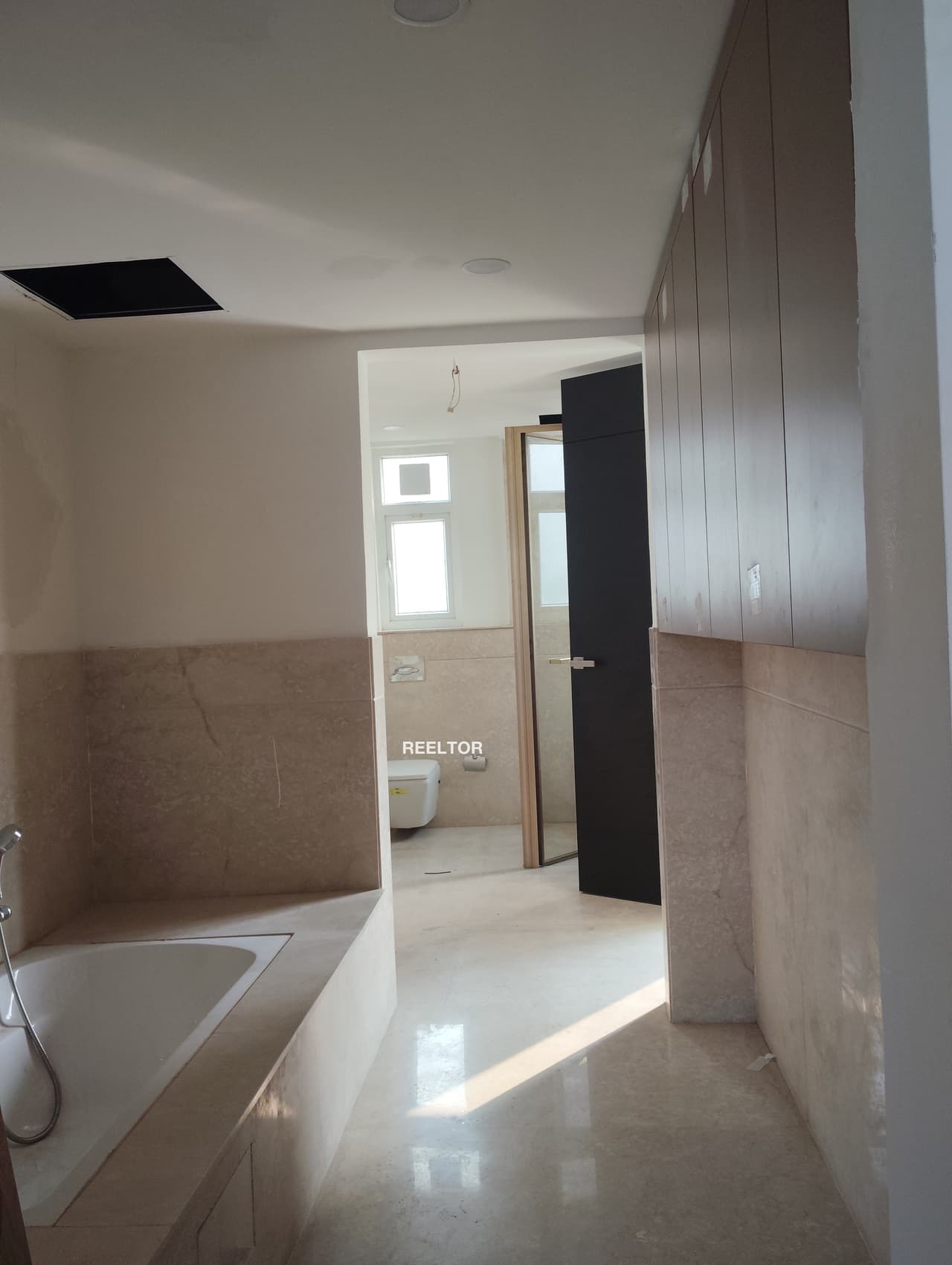 Image of For Rent: 6 BHK Villa in maruti kunj road