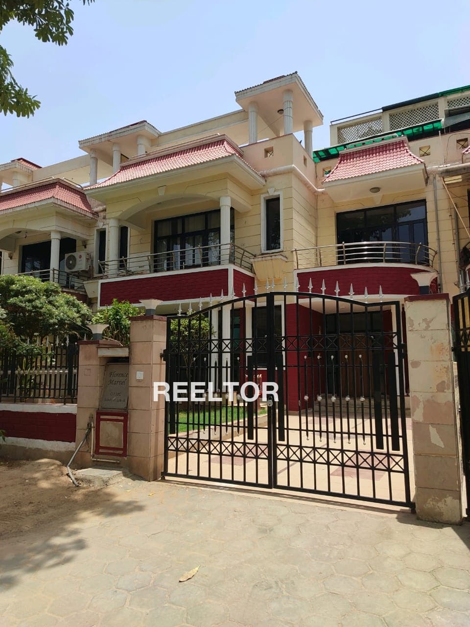 Image of Well-Connected 6 BHK Villa in sector 59