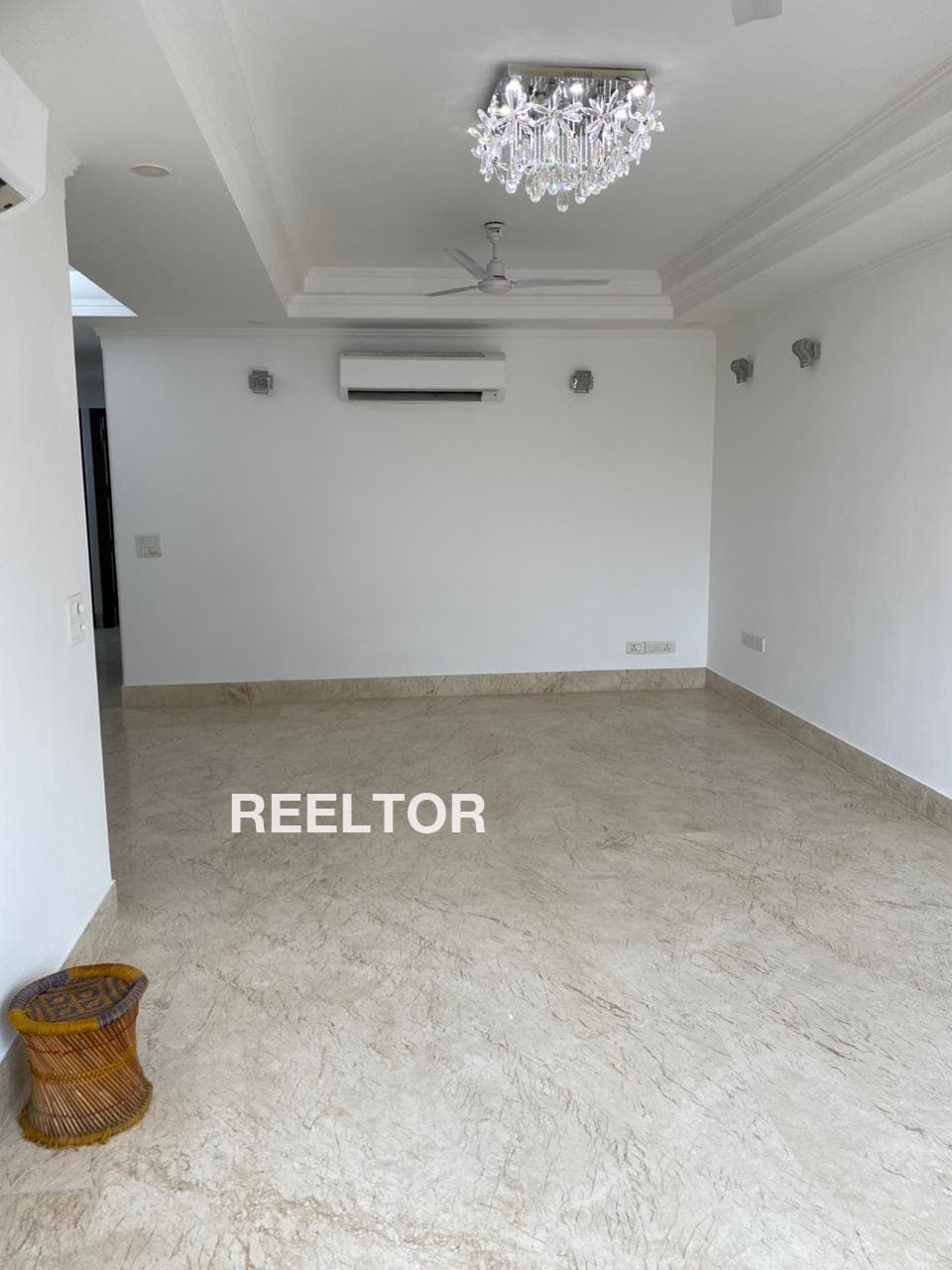 Villa For Rent In Khaspuriya Nainwa