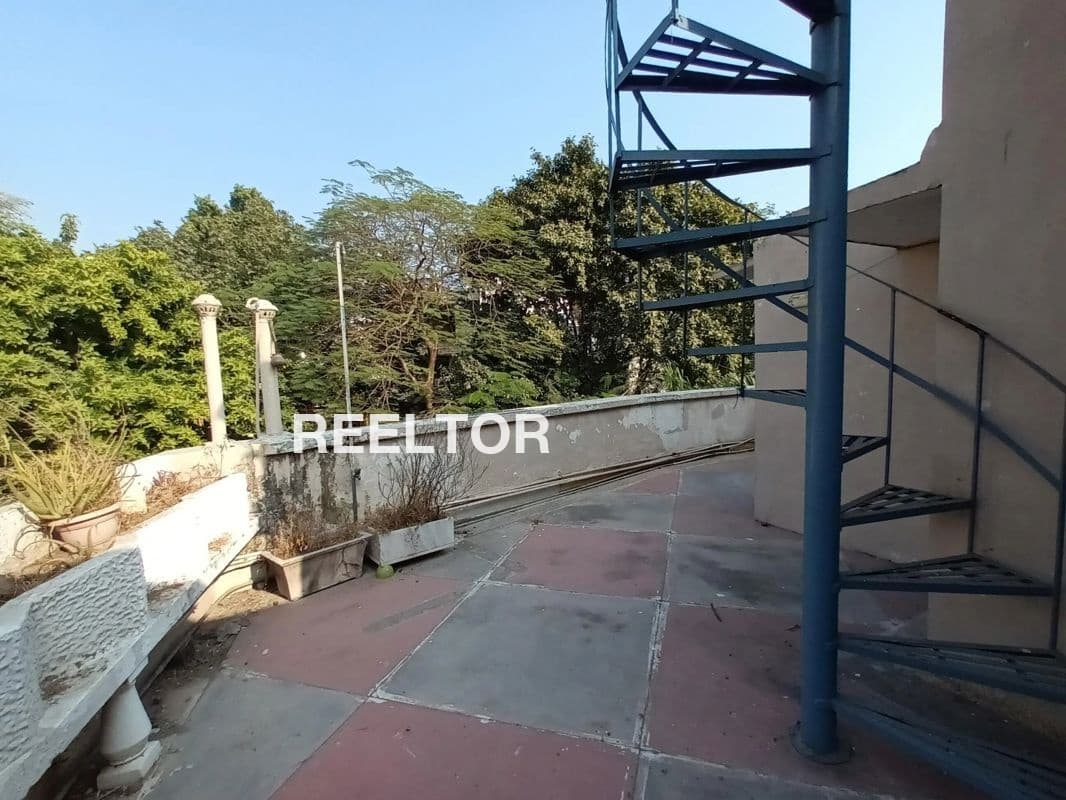 Image of 4982 sqft Carpet 6 BHK in sector 87, Noida