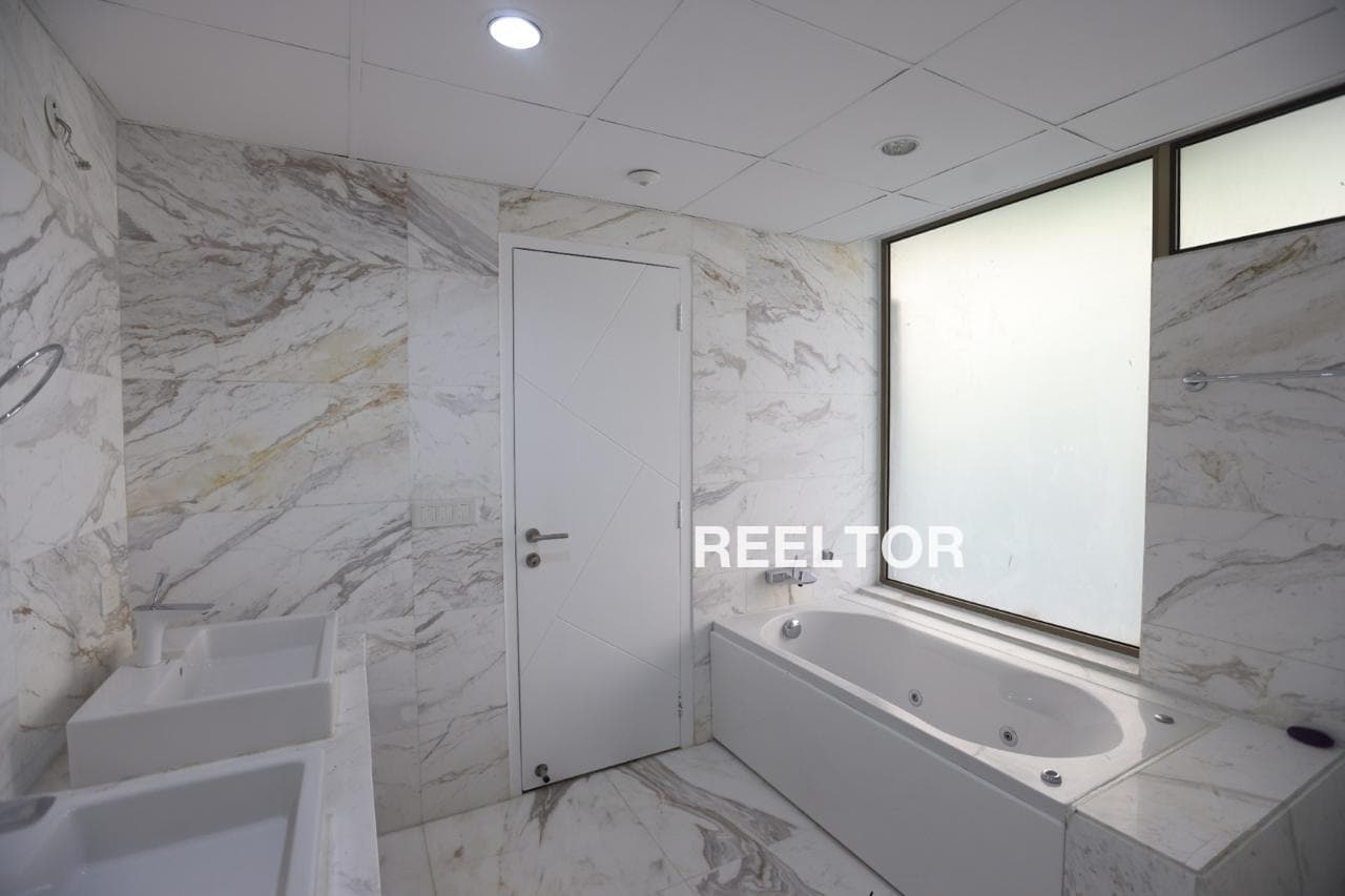 Image of Wide Balcony 5 BHK Villa in sector 27, Noida