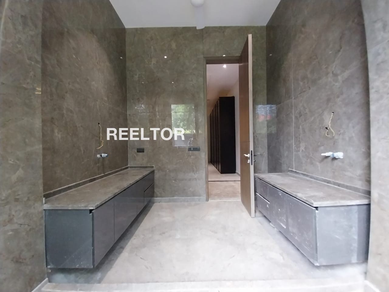 Image of Spacious 6750 sqft 8 BHK in NH 24, Ghaziabad