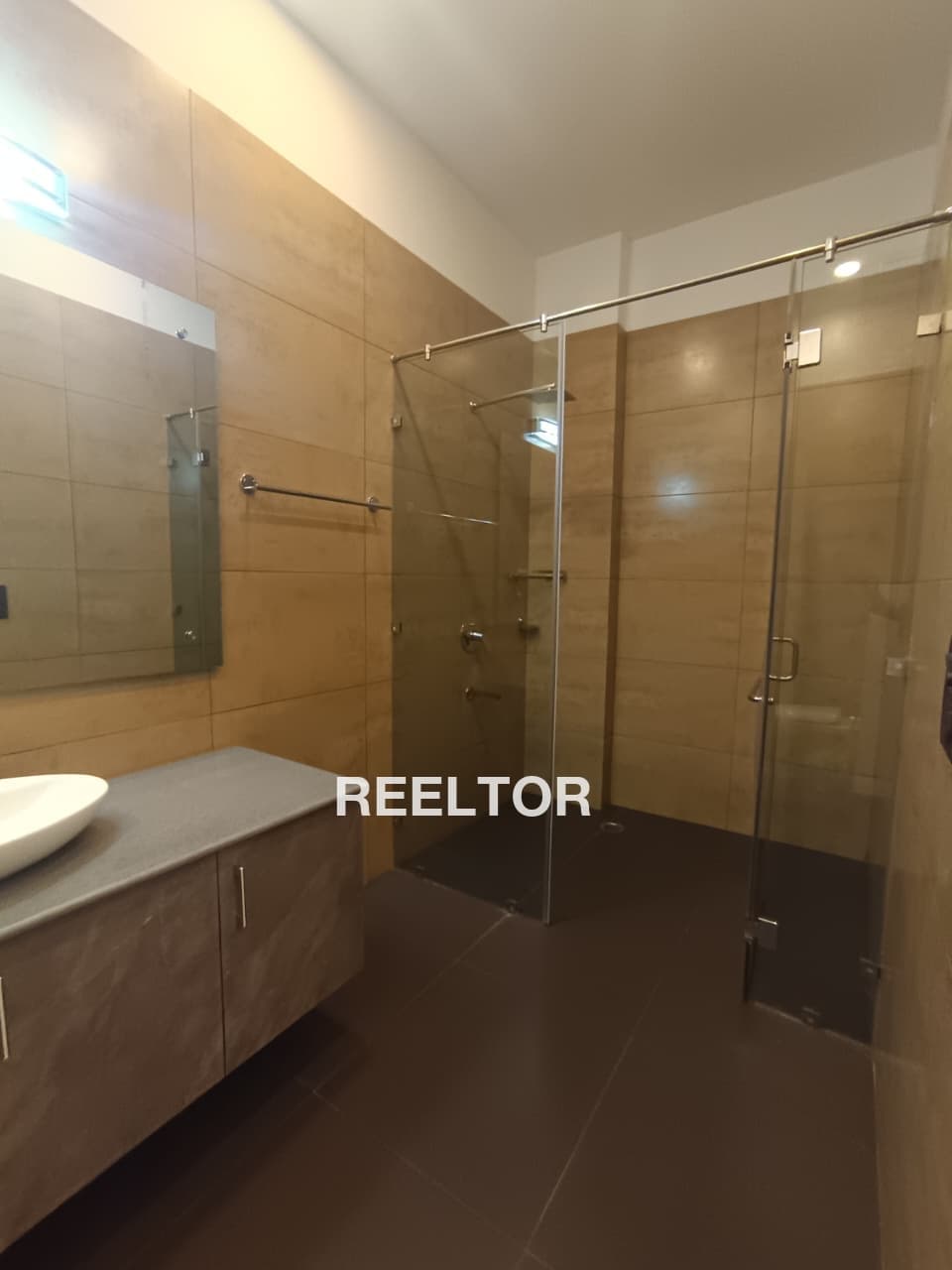 Image of Well maintained 8 BHK Villa Available for Sale in Gokalpuri