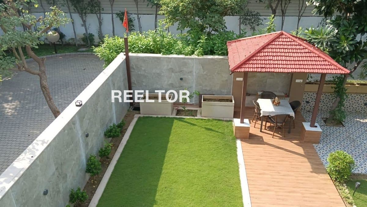 Image of Rohini Sector 16: Rare 7 BHK Villa for Rent