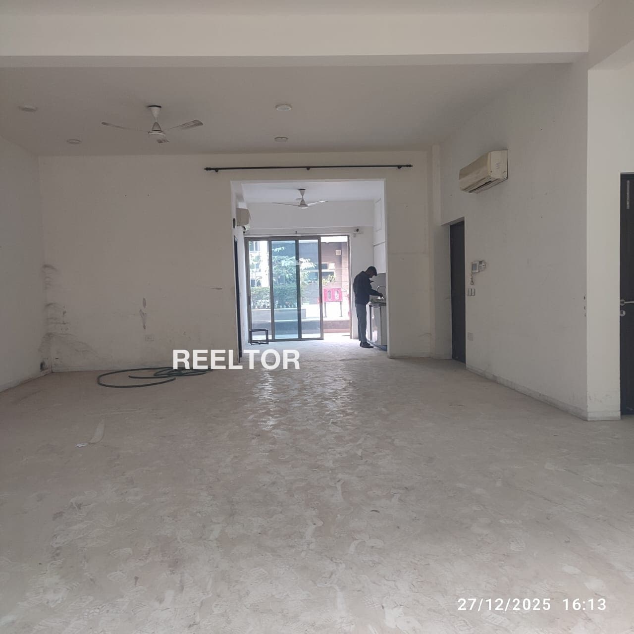 Image of 2612 sqft Usable Space 8 BHK in sector 37, Noida