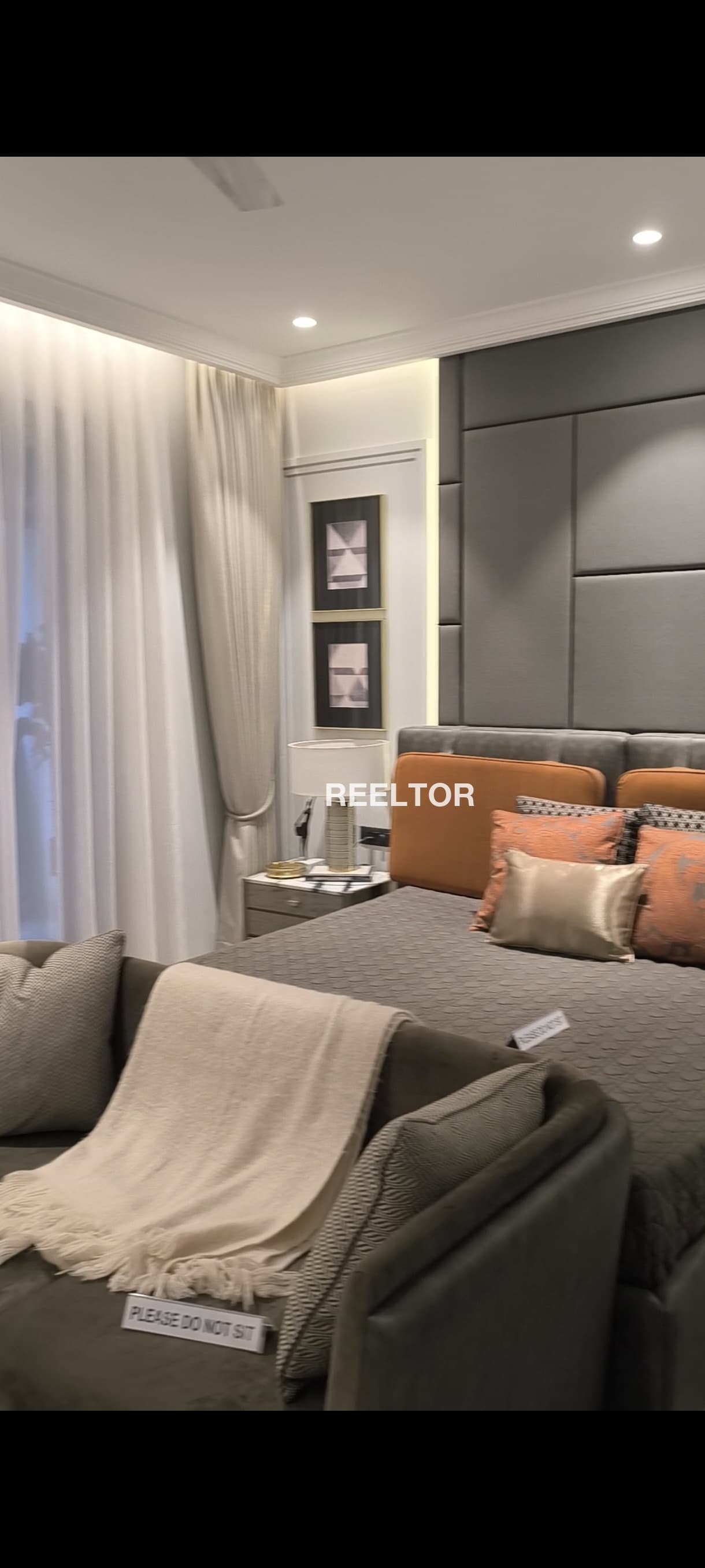 Image of Cost-Effective 6 BHK Villa in Rohini Sector 10