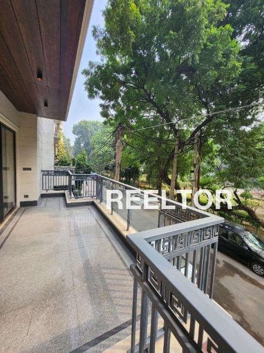 Image of Heart of Sector 55: 5 BHK Villa for Rent