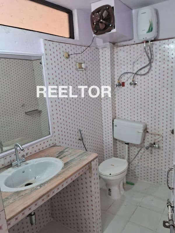 Image of Upscale 6 BHK Villa at ₹50k in Laxmi Narayan Puri