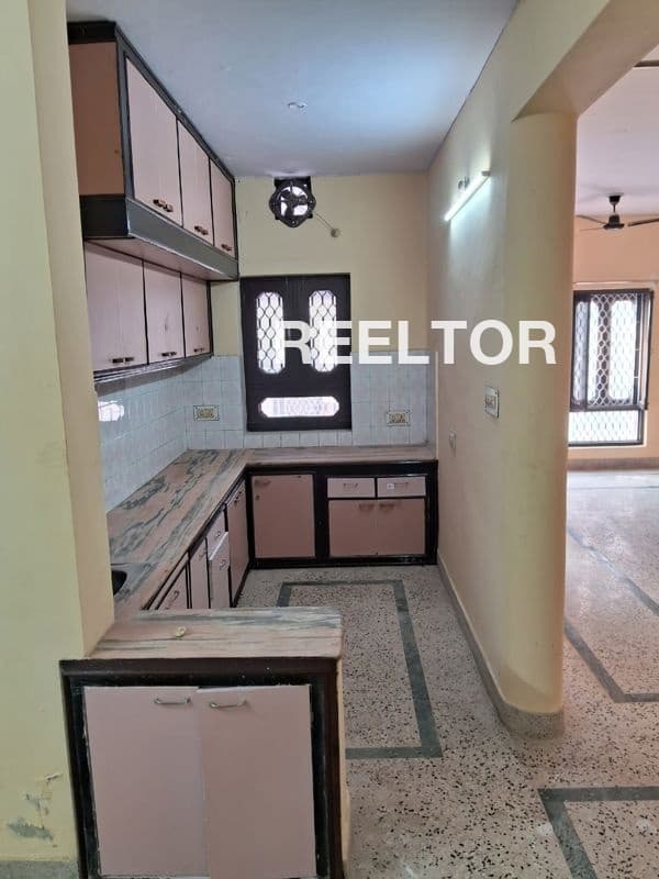 Image of Upscale 6 BHK Villa at ₹50k in Laxmi Narayan Puri