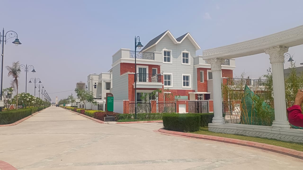 Image of Dronagiri Sector 20 Central 8 BHK Villa for Rent