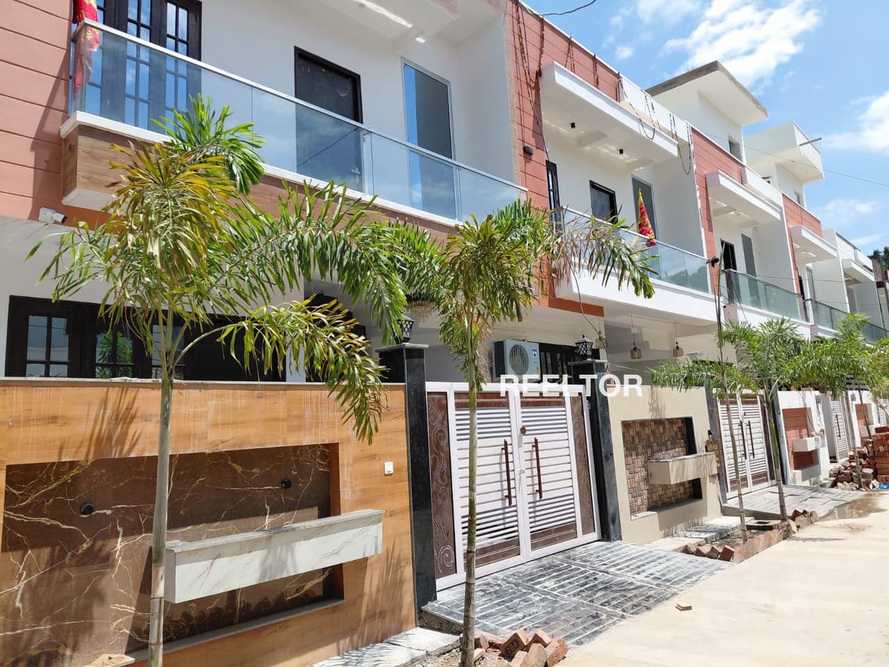 Image of South-Facing 8 BHK Villa for Sale in Dwarka Sector 25