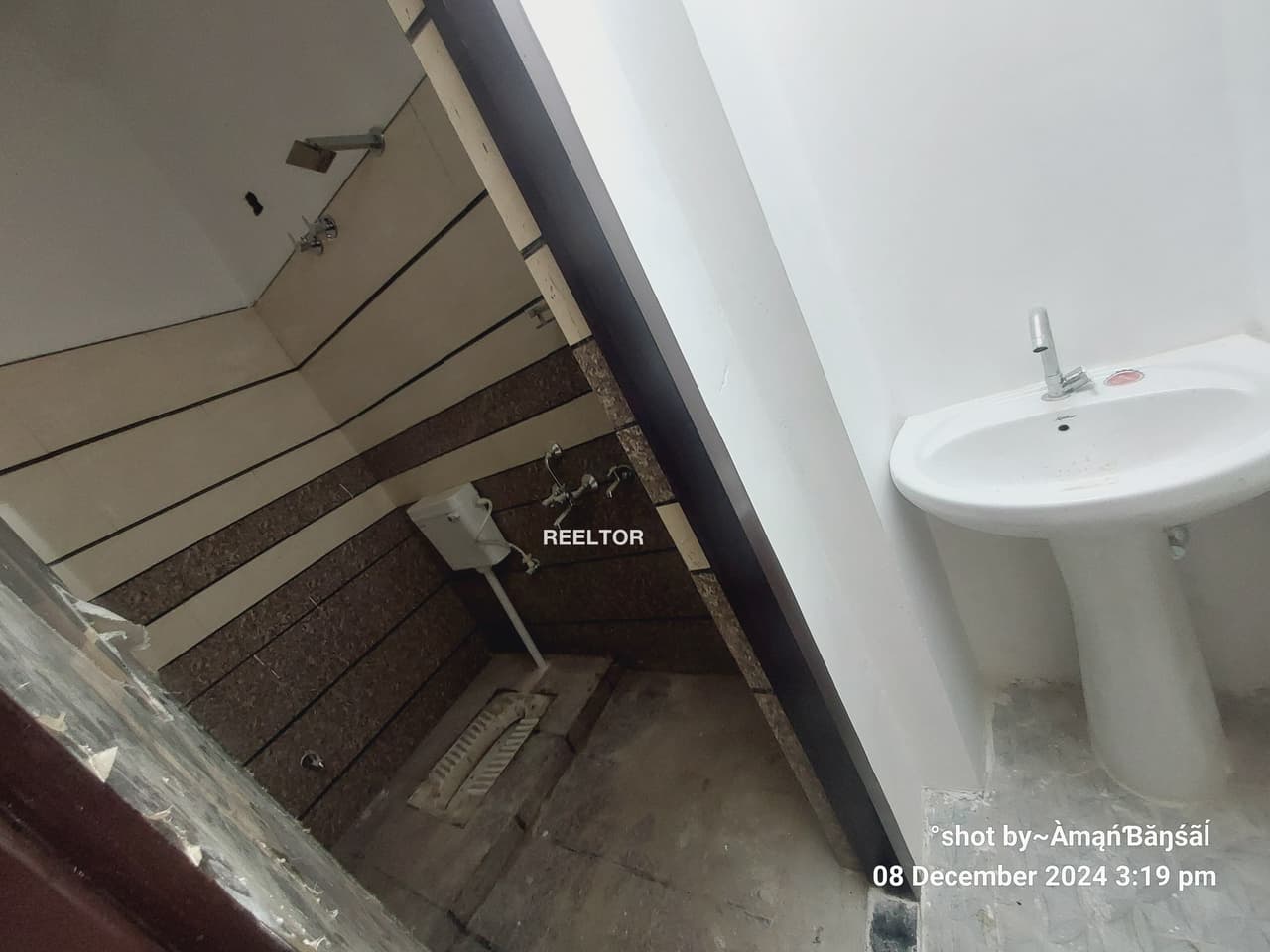 Image of R K Puram Sector 12 Prime 7 BHK Villa for Rent