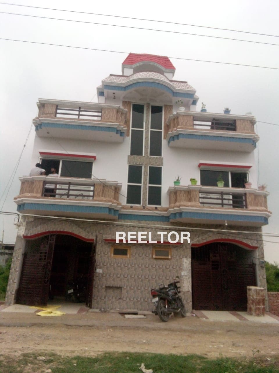 Image of Best 5 BHK in Nirnay Nagar Sector 3 Part 2 for Sale