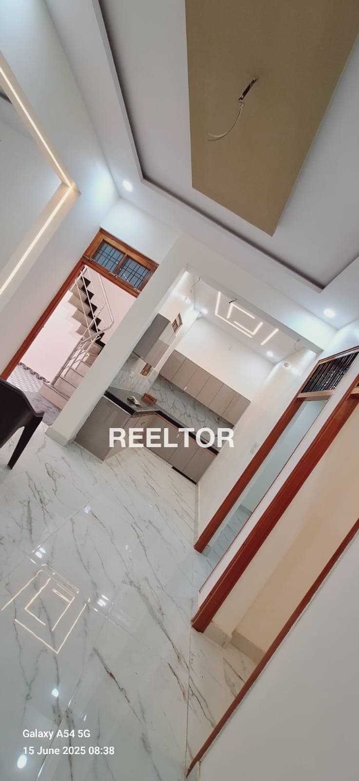 Image of Beautiful 5 BHK Villa for Rent in SHOLINGANALLUR TNHB Block 5, Chennai
