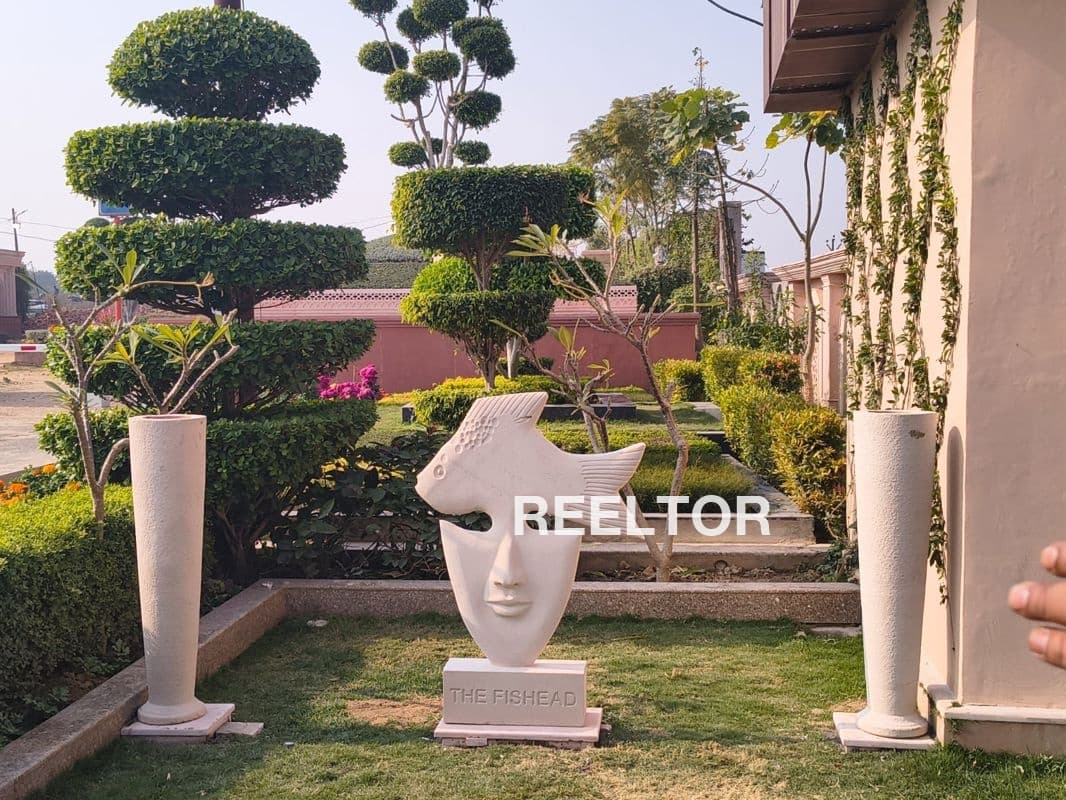 Image of Semi luxury 8 BHK Villa at ₹55k in sector 87