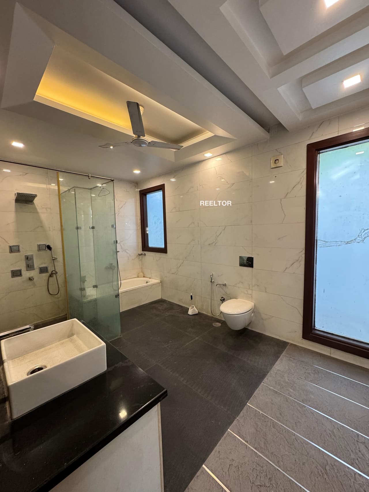 Image of Metro Nearby 8 BHK Villa for Sale in MKB NAGAR Block 4