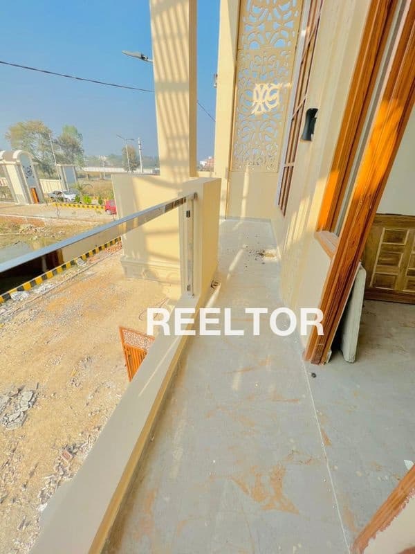 Image of 8 BHK Villa on sale in SHOLINGANALLUR TNHB Block 6, Chennai