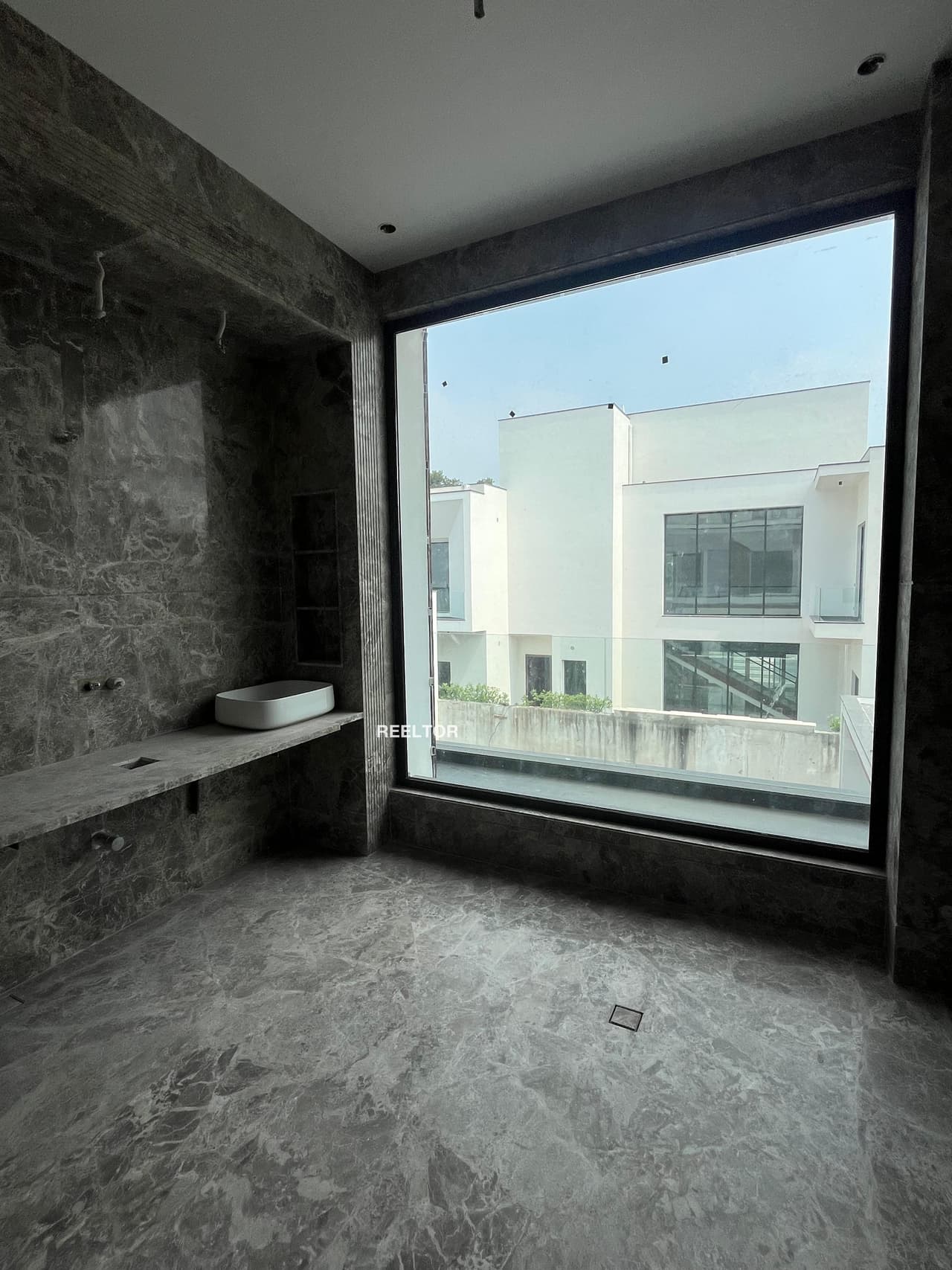 Image of Well Ventilated 8 BHK Villa for Sale in Sector 91