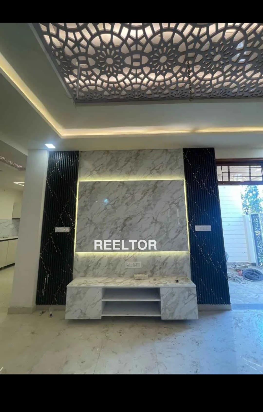 Image of Park-Facing 6 BHK Villa for Rent in Nirnay Nagar Sector 5 Part 1