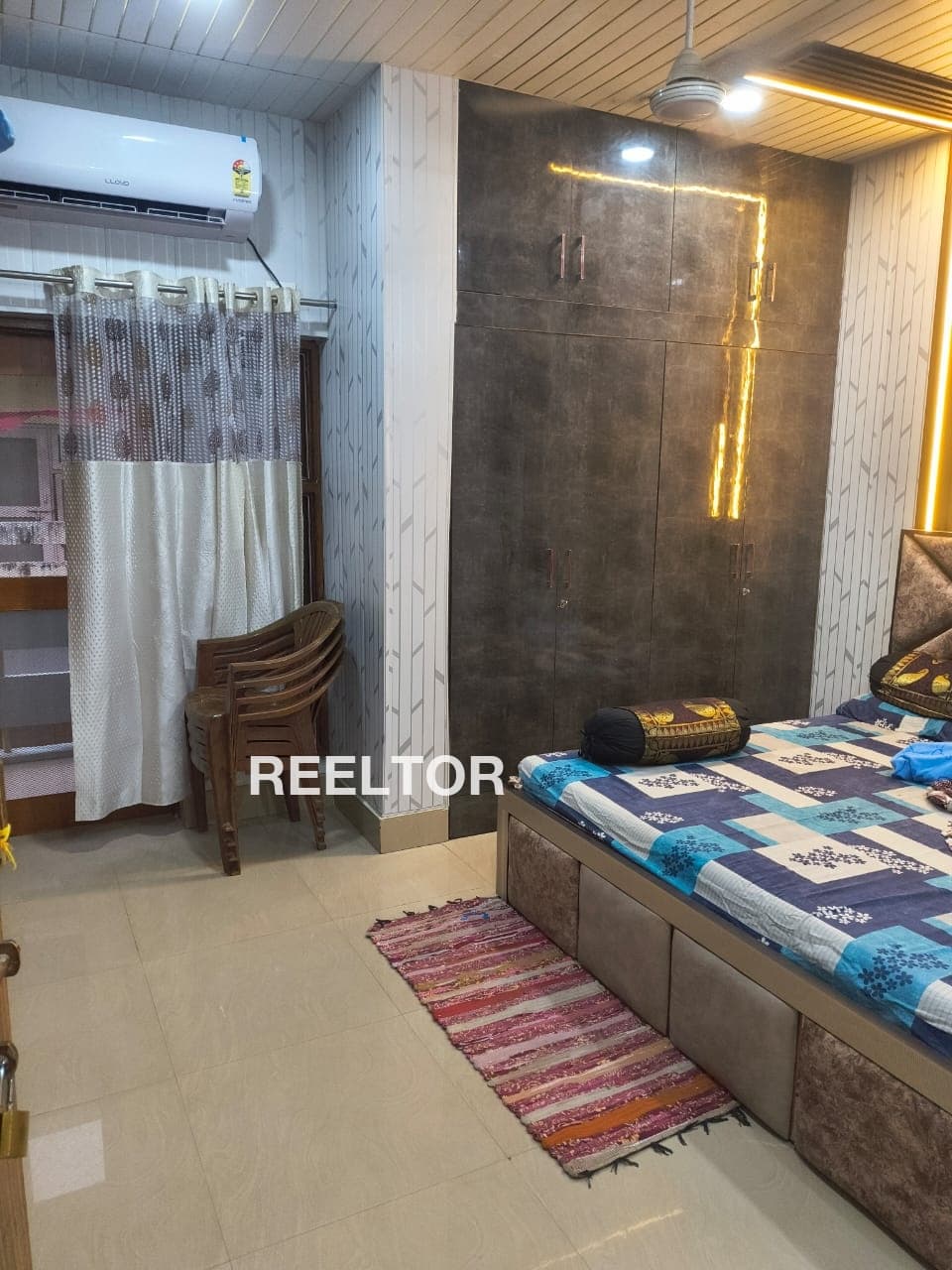 Image of Corner & Airy 8 BHK Villa in Vikas Puri Sector D,  Delhi