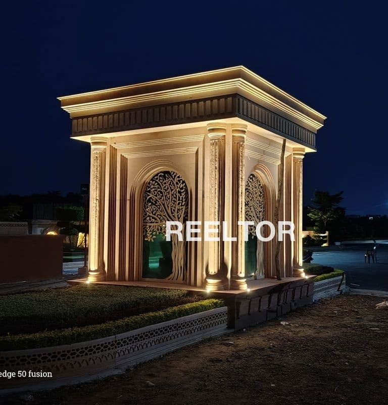 Image of Bright 3rd Floor 6 BHK Villa in sector 44, Noida