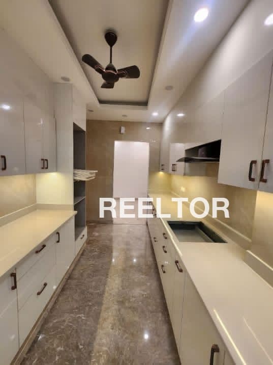 Image of Well Ventilated 5 BHK Villa for Rent in Sector 43