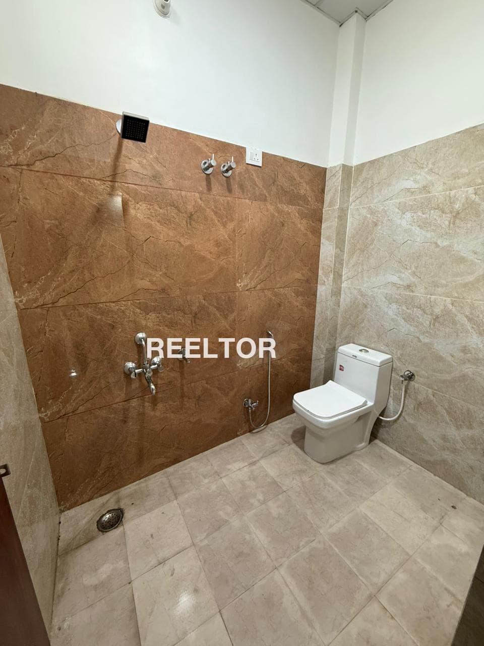 Image of Prime 4th Floor 7 BHK Villa in Sector 21A