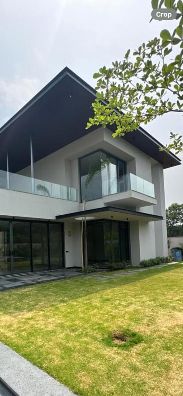 Image of Heart of Sector 43: 6 BHK Villa for Sale