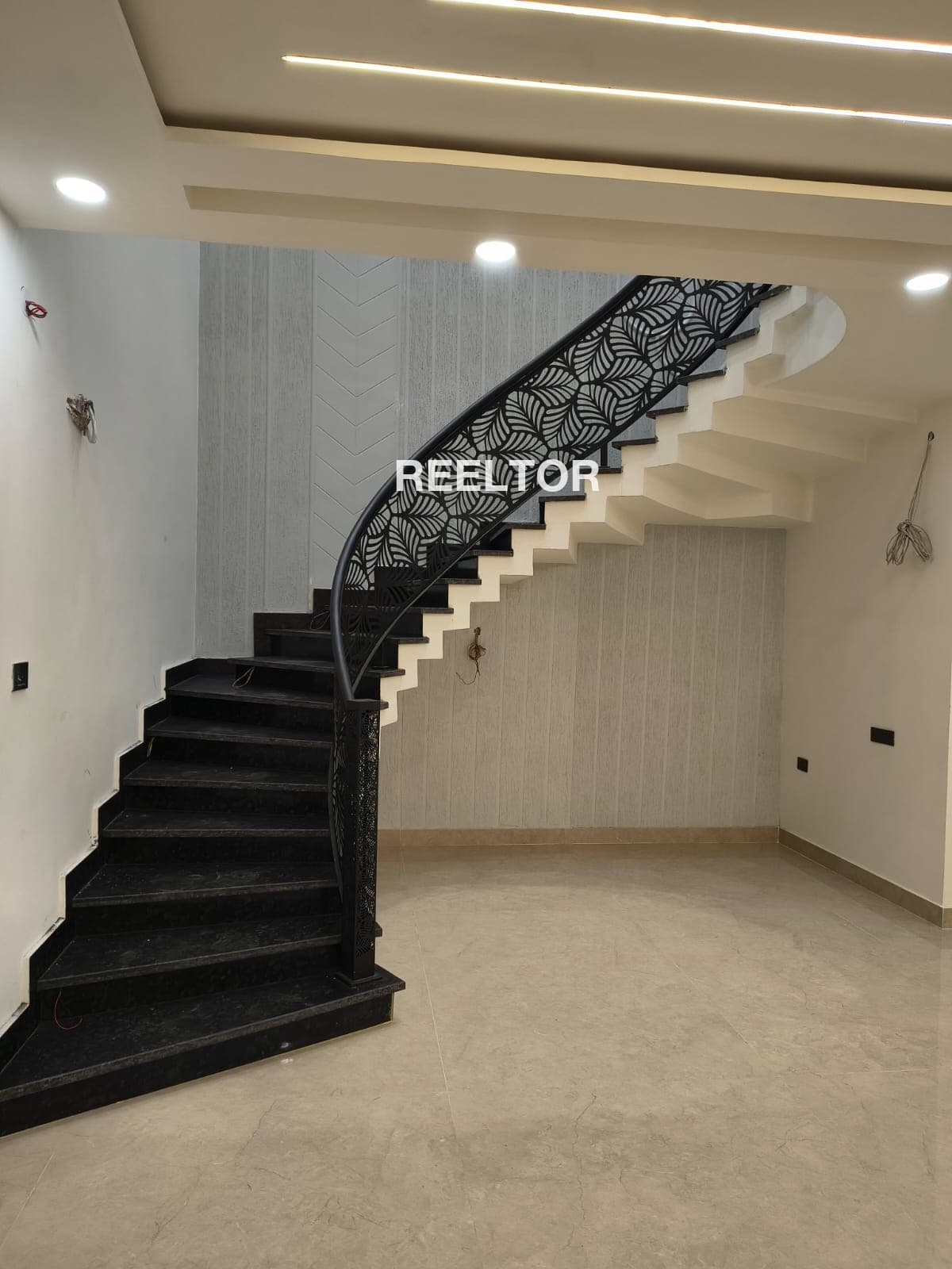 Image of Newly Renovated 6 BHK Villa in R K Puram Sector 2,  Delhi