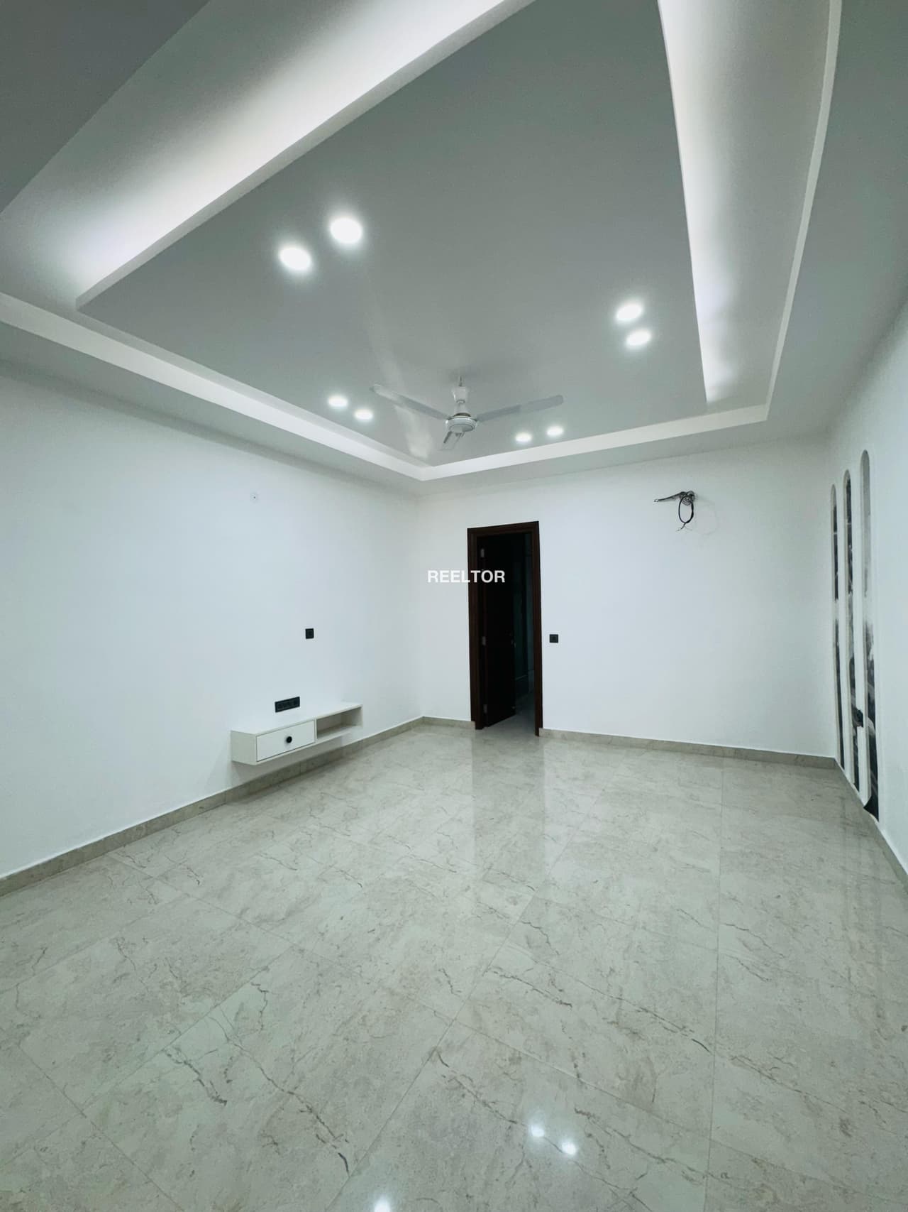 Image of Reasonably Priced 6 BHK Villa in Jaswant Nagar