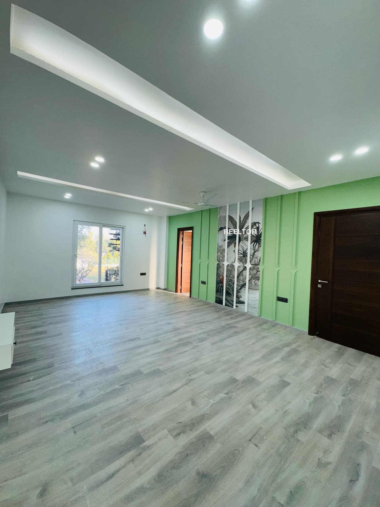 Image of South-Facing 6 BHK Villa for Sale in Sector 21