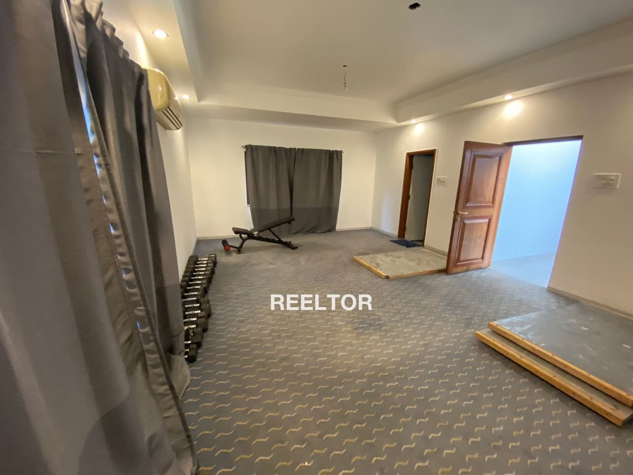 Image of 6 BHK on 3rd Floor for Rent in KK Nagar Sector 2