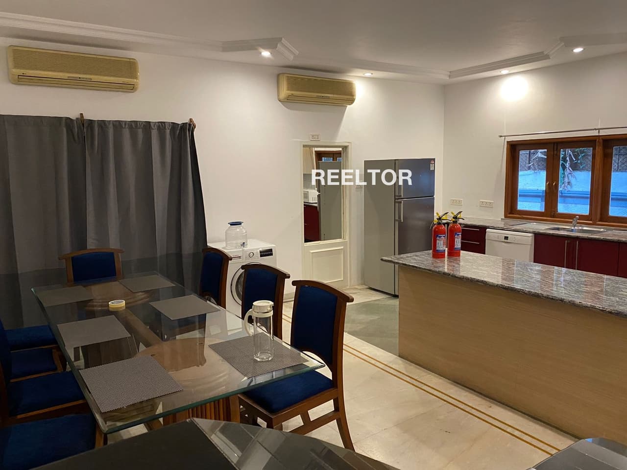 Shop For Sale In Navjeevan Vihar Hauz Khas