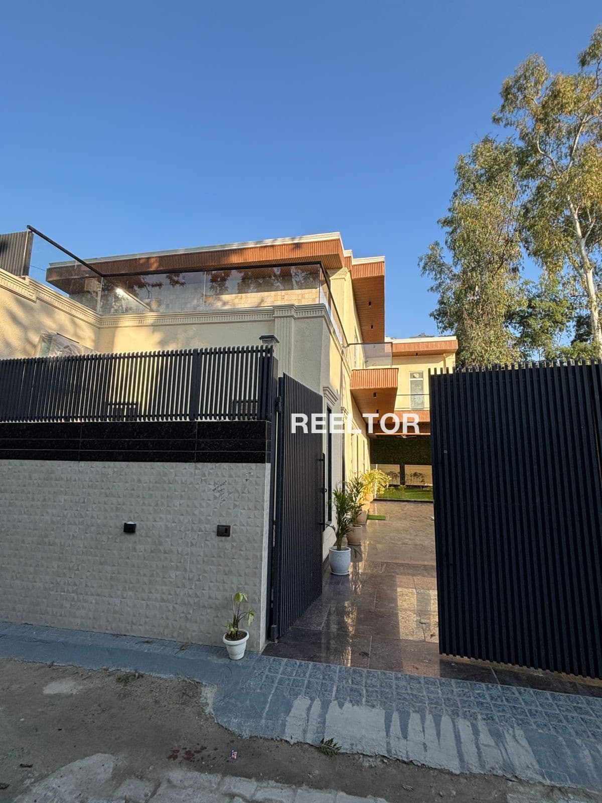 Image of Premium 8 BHK Villa for Rent in R K Puram Sector 8,  Delhi