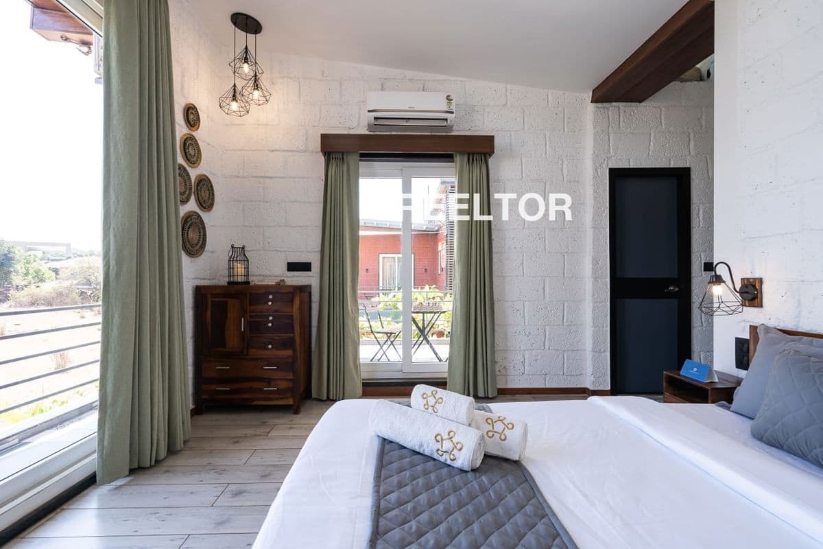 Image of Park-Facing 7 BHK Villa for Sale in Sector 21C