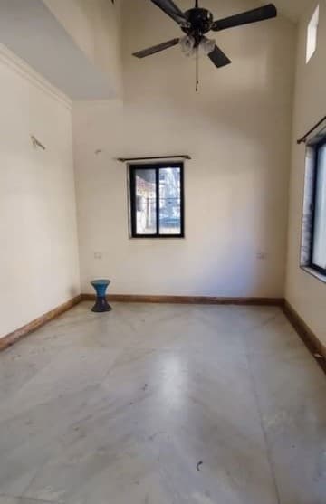 Image of Reasonably Priced 6 BHK Villa in Kolar Road Sector A