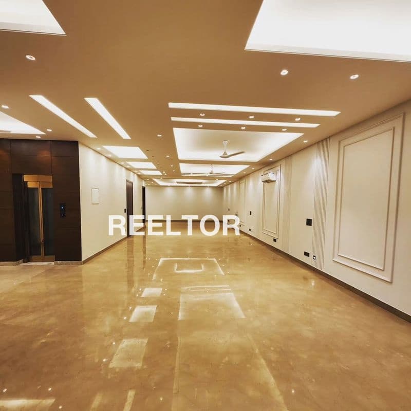 Image of 8 BHK with 2428 sqft Net Area in Janakpuri Block D1