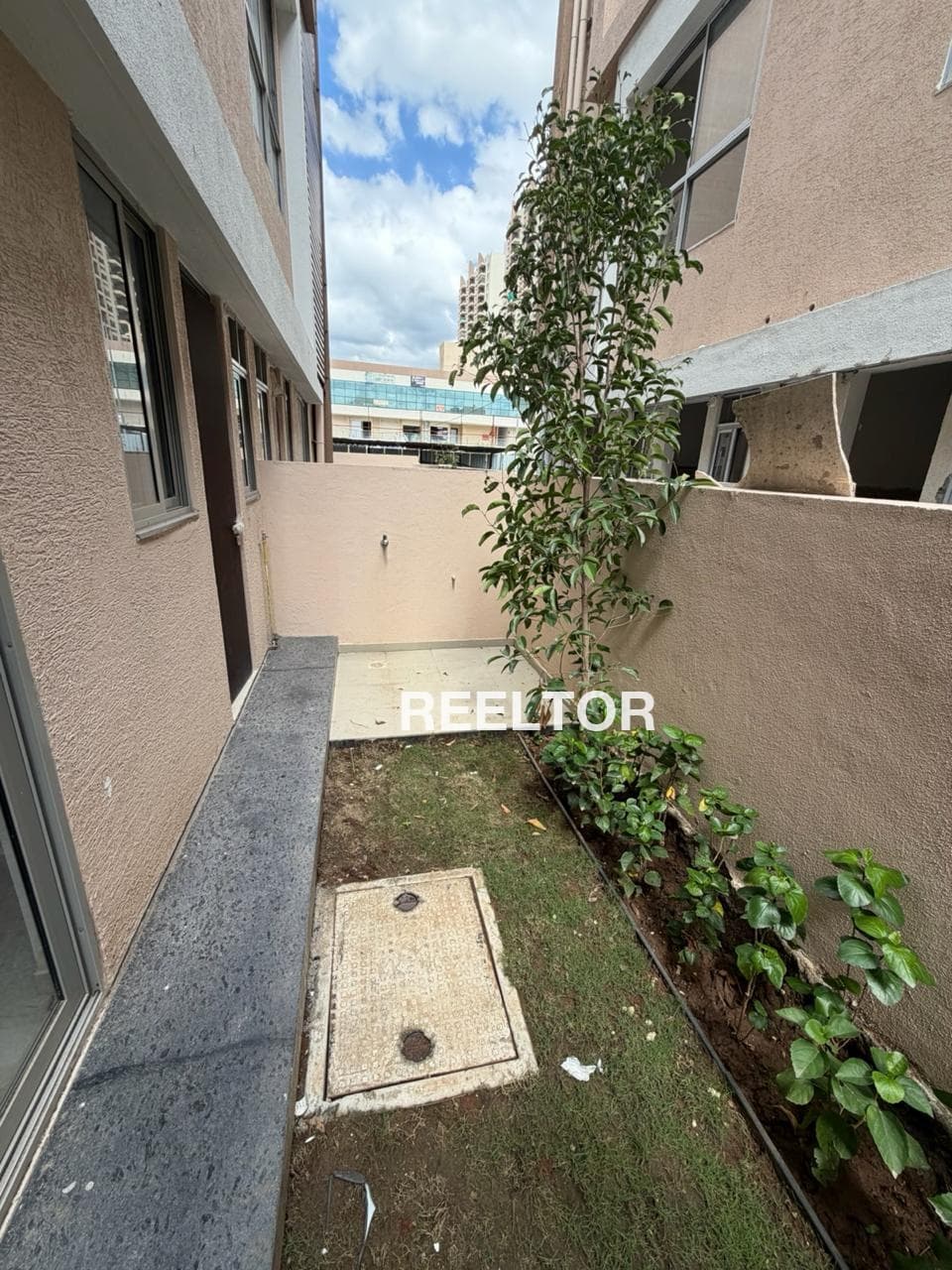 Image of 3rd Floor 5 BHK Villa Available in sector 19