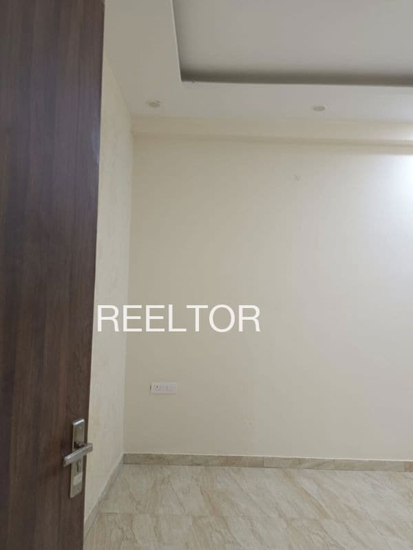 Available 4 Bhk In Sundan Anand