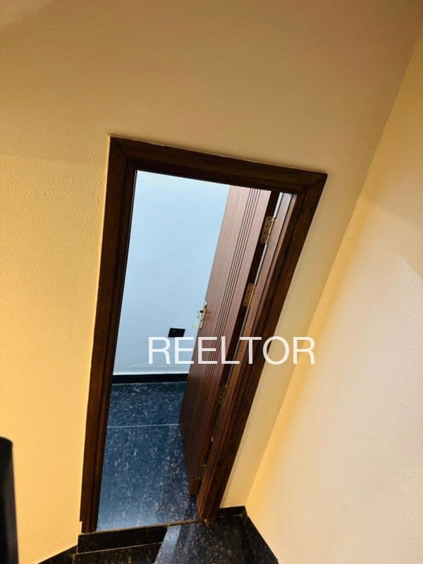 Available 4 Bhk In Chuldhar Attabira