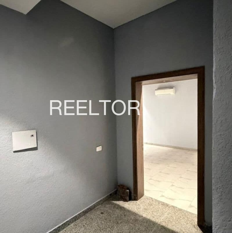 Office Space For Sale In Tharaut Theog