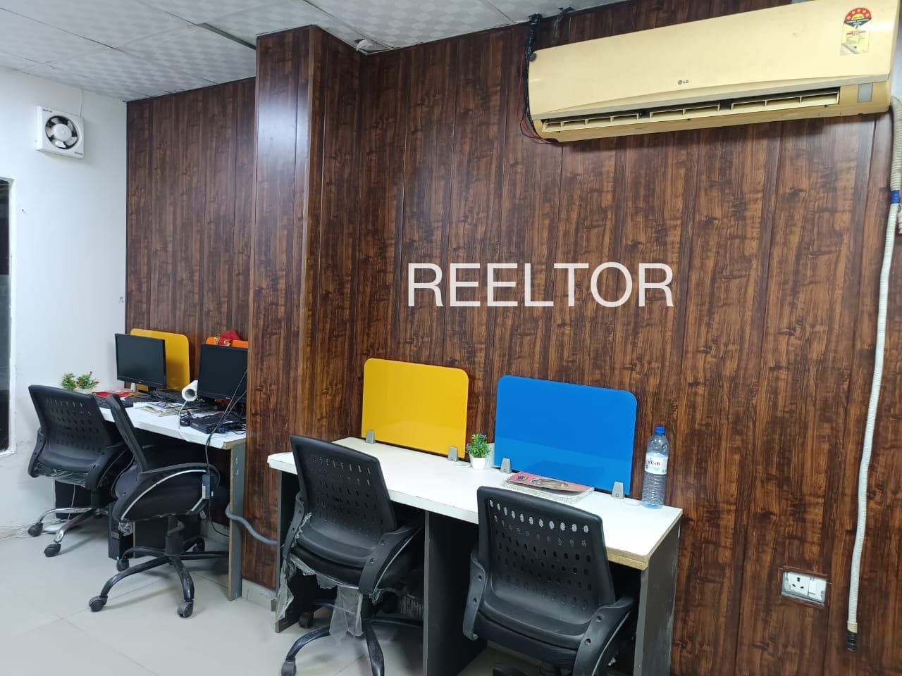 Office Space For Rent In Shiras Marg Georai