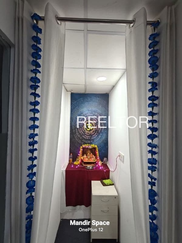 Office Space For Rent In Shiras Marg Georai