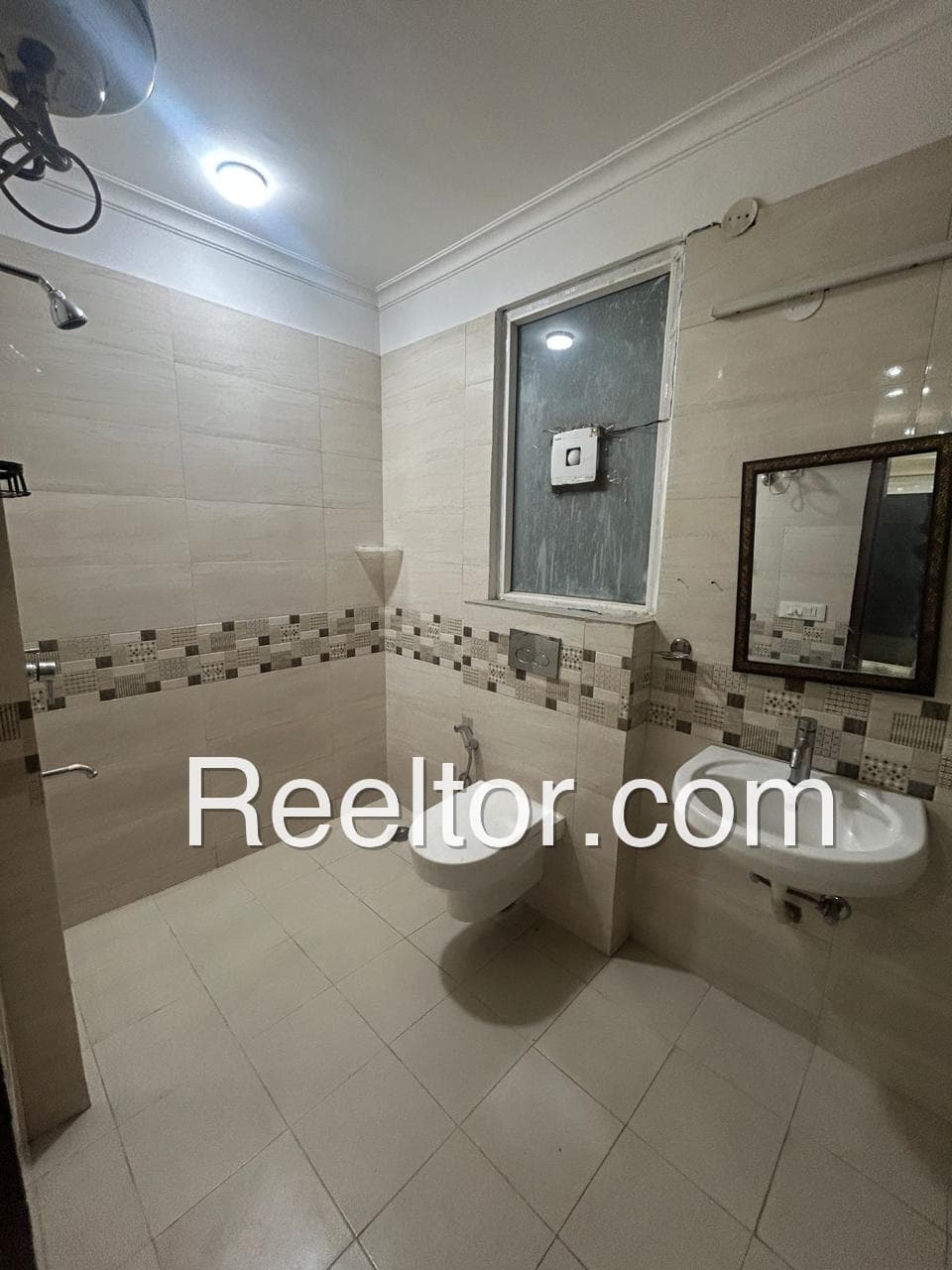 Flat For Rent In Lumpo Zemithang