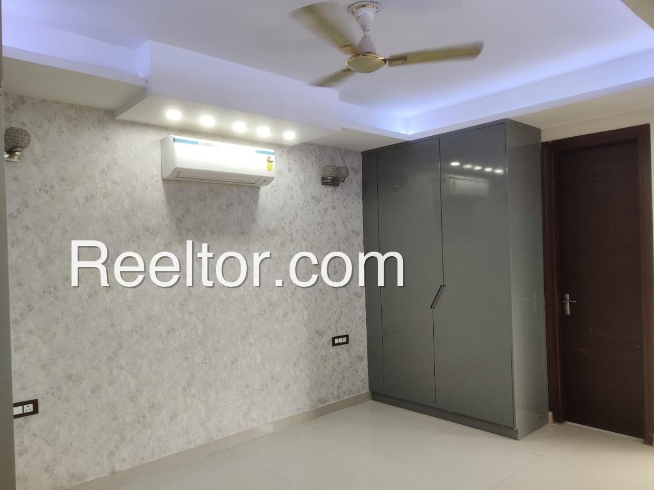 Flat For Rent In Sangramgarh Kunda