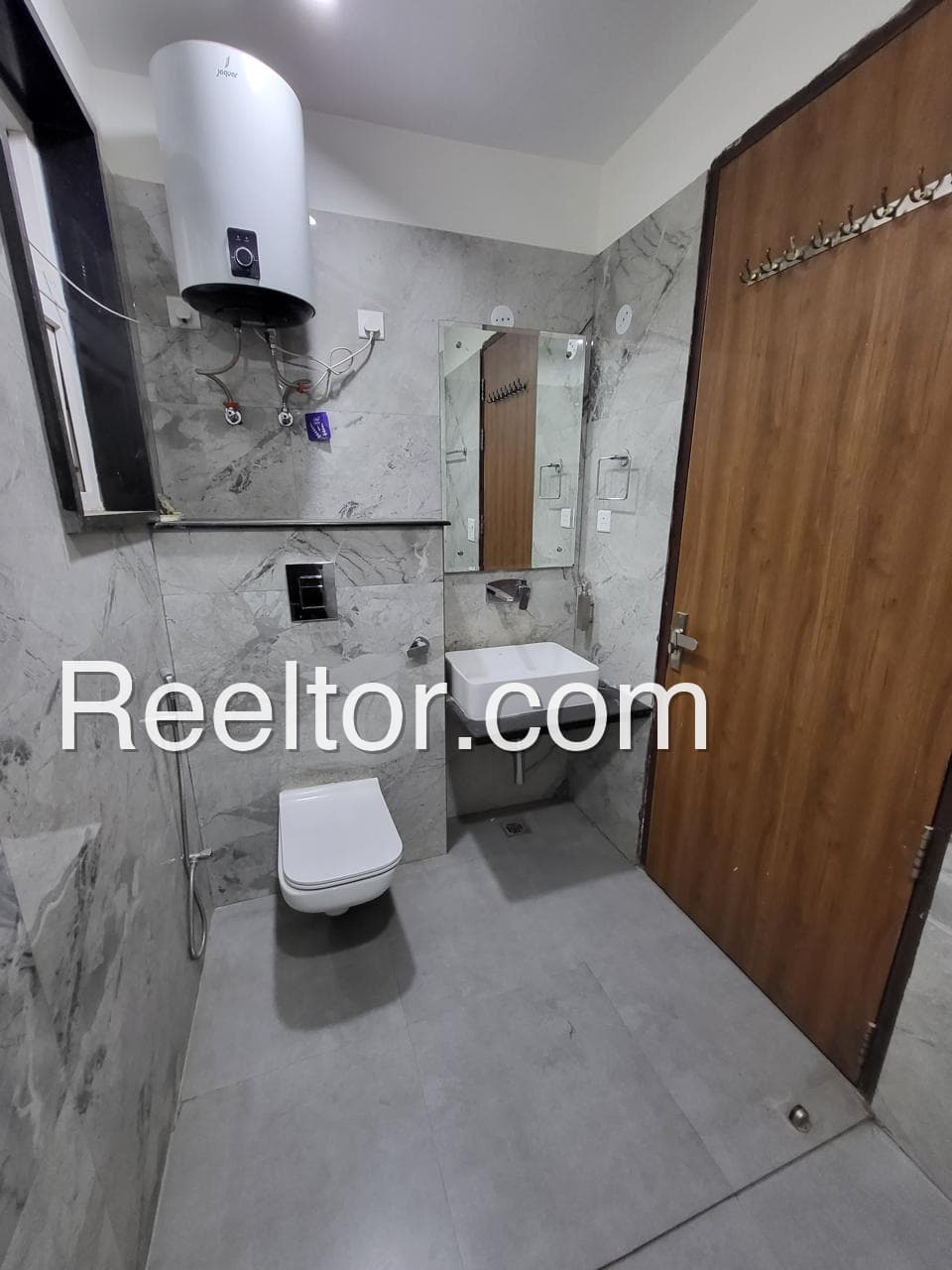 4 Bhk Flat For Rent In Pratapgarh