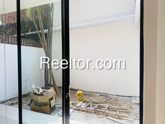 Available 2 Bhk In Ammatola Robertsganj