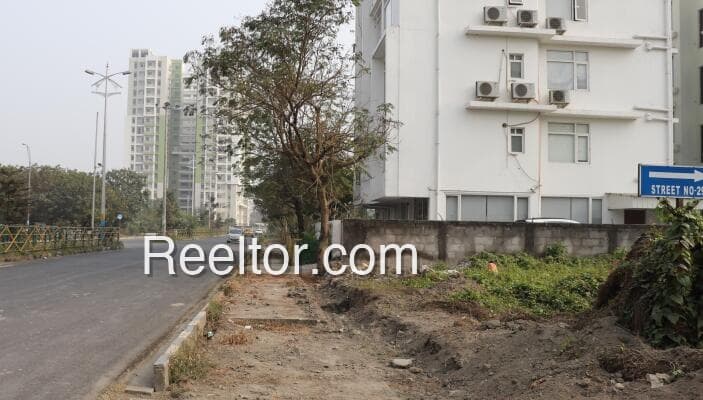 Shop For Sale In Amar Majhiaon