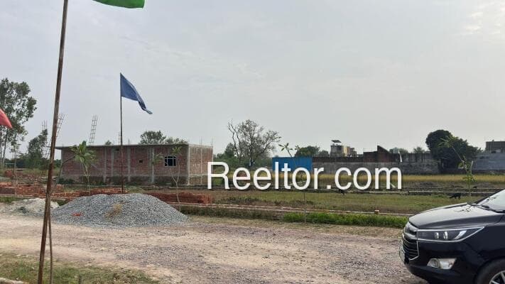 Image of Digras Plot Dignity