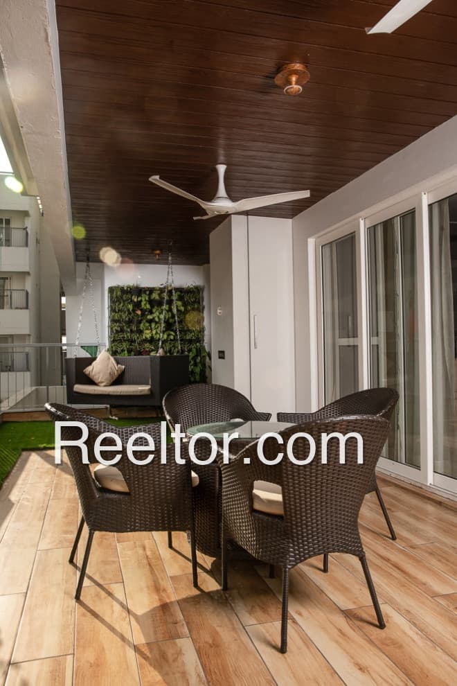 Shop For Sale In Marhi Maur